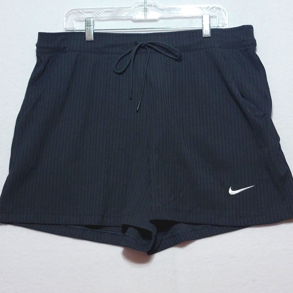NWT‎ Nike Black Athletic Shorts SIZE 1X. #740